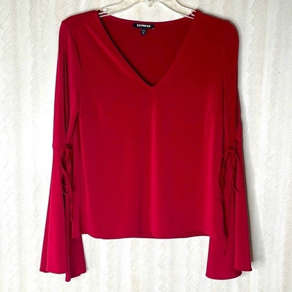 ❤️ EXPRESS Bell Sleeve Top Size XS - Picture 2 of 6